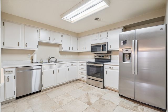 100 Thompson Dr SE 116, Cedar Rapids, IA 52302