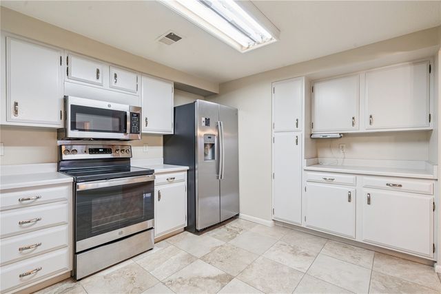 100 Thompson Dr SE 116, Cedar Rapids, IA 52302