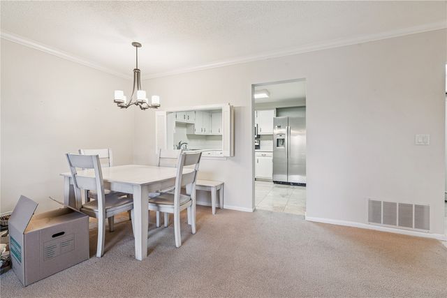 100 Thompson Dr SE 116, Cedar Rapids, IA 52302