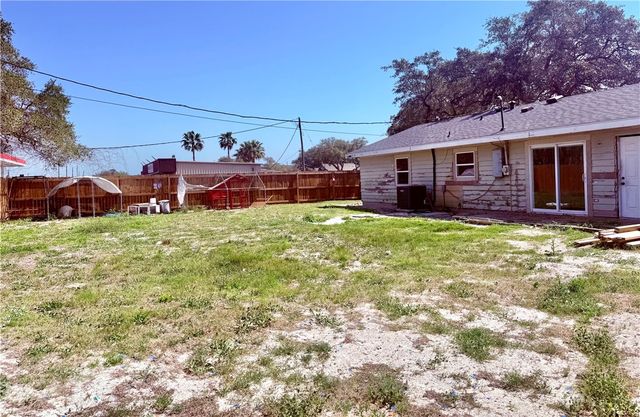 1510 W Terrace Blvd, Rockport, TX 78382