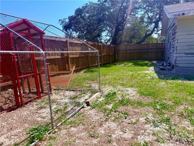 1510 W Terrace Blvd, Rockport, TX 78382
