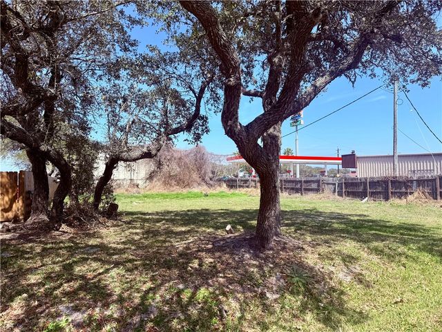 1510 W Terrace Blvd, Rockport, TX 78382