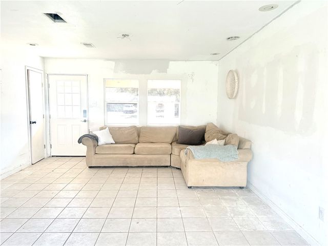1510 W Terrace Blvd, Rockport, TX 78382