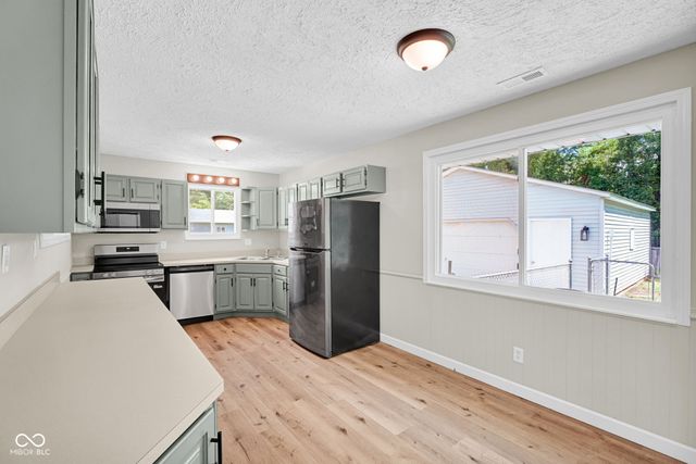 1413 Brookside Drive, Columbus, IN 47201