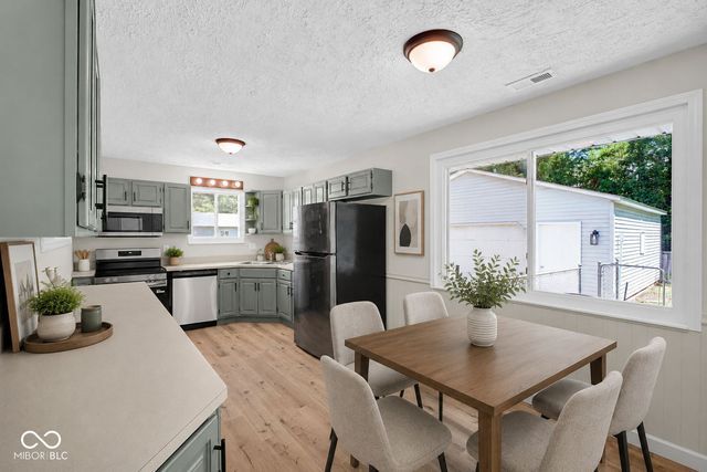 1413 Brookside Drive, Columbus, IN 47201