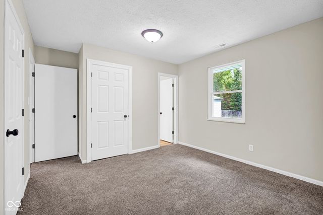 1413 Brookside Drive, Columbus, IN 47201