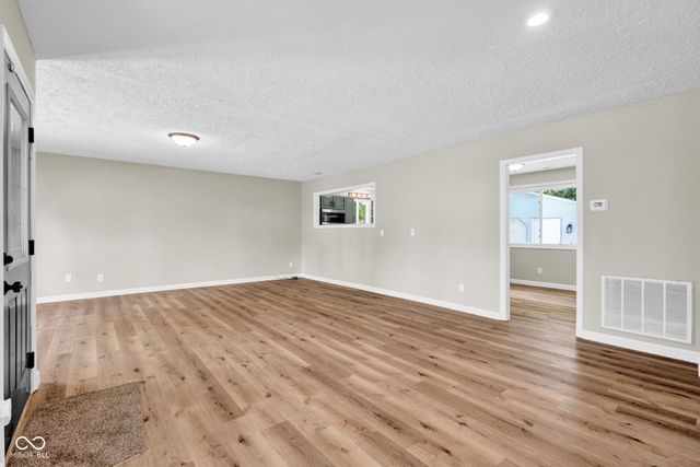 1413 Brookside Drive, Columbus, IN 47201