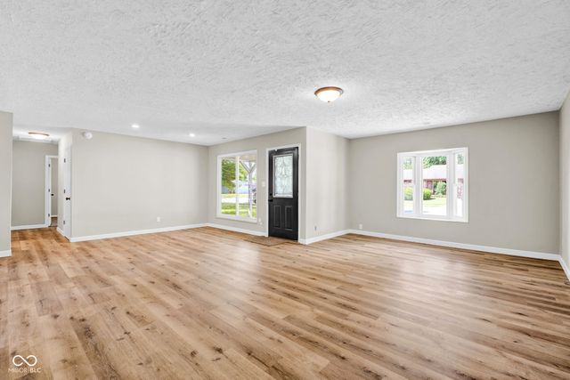 1413 Brookside Drive, Columbus, IN 47201