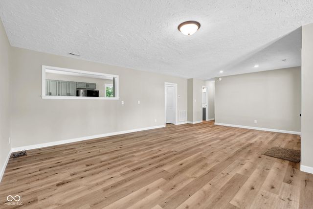 1413 Brookside Drive, Columbus, IN 47201