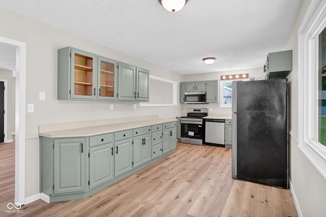 1413 Brookside Drive, Columbus, IN 47201