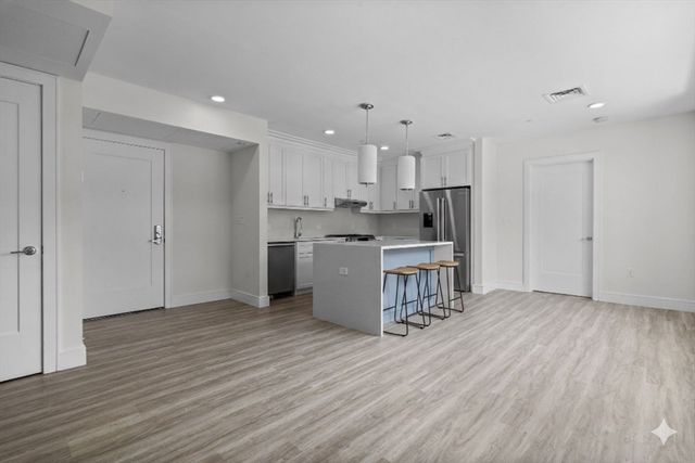 301 Border Street 211, Boston, MA 02128