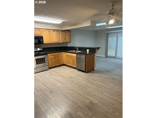 13950 Sw 20TH St, Beaverton, OR 97008