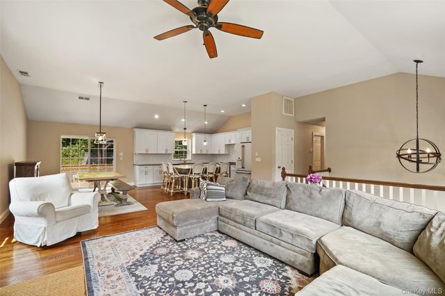 71 Hitchcock Hill Road, Mahopac, NY 10541