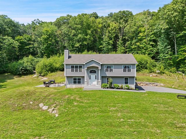 71 Hitchcock Hill Road, Mahopac, NY 10541
