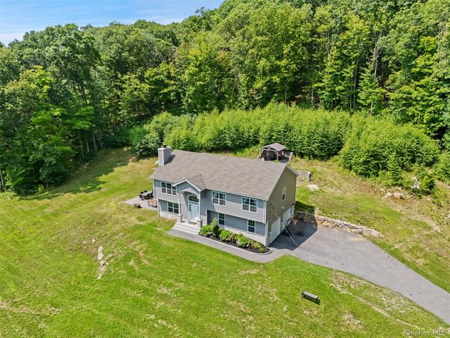 71 Hitchcock Hill Road, Mahopac, NY 10541