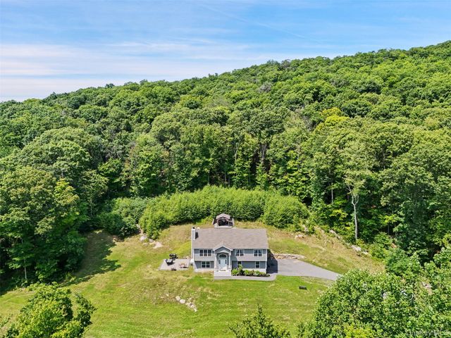71 Hitchcock Hill Road, Mahopac, NY 10541