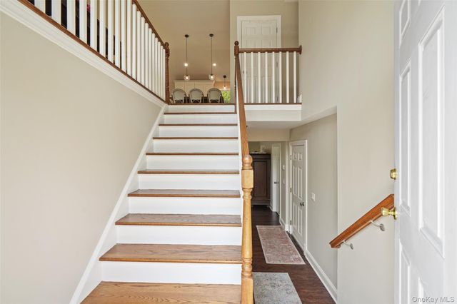 71 Hitchcock Hill Road, Mahopac, NY 10541