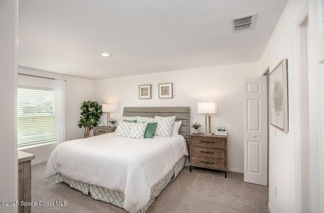 549 Hallmark Street SE, Palm Bay, FL 32909