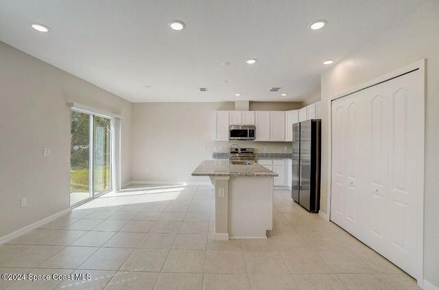 549 Hallmark Street SE, Palm Bay, FL 32909