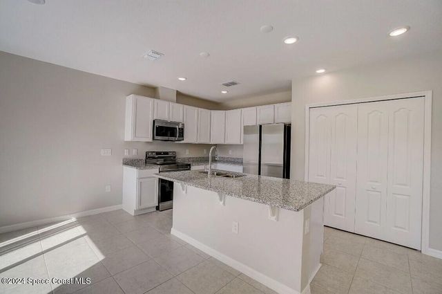 549 Hallmark Street SE, Palm Bay, FL 32909