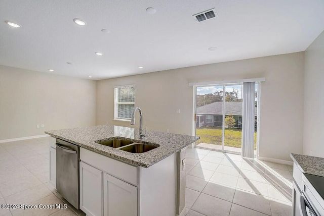 549 Hallmark Street SE, Palm Bay, FL 32909