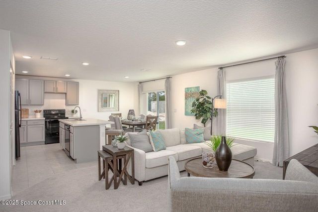 549 Hallmark Street SE, Palm Bay, FL 32909