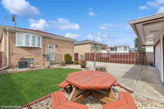 605 Saginaw Avenue, Calumet City, IL 60409