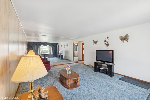 605 Saginaw Avenue, Calumet City, IL 60409