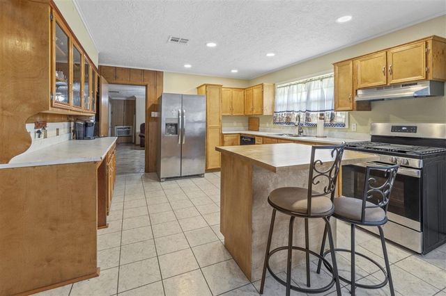 2917 Donatiel Street, Lake Charles, LA 70615