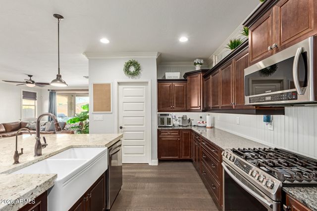 2738 E CHERRY HILL Drive, Gilbert, AZ 85298