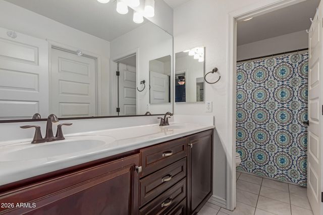 2738 E CHERRY HILL Drive, Gilbert, AZ 85298