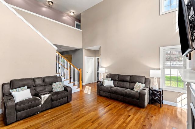 30 Hunter Mill Way, Londonderry, NH 03053