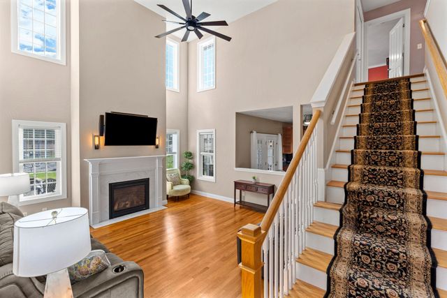 30 Hunter Mill Way, Londonderry, NH 03053