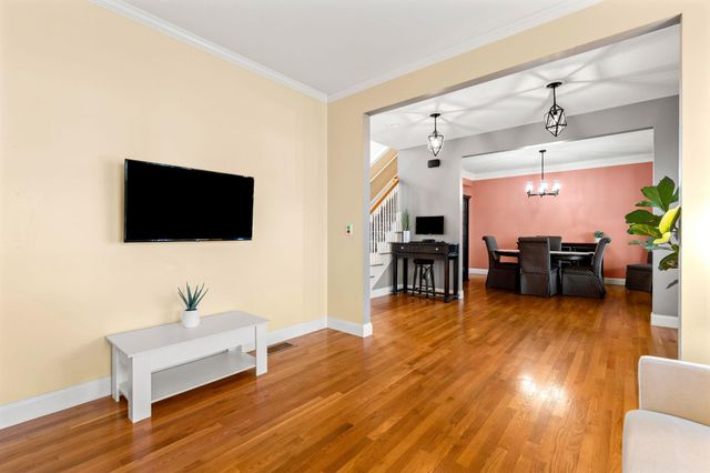 30 Hunter Mill Way, Londonderry, NH 03053