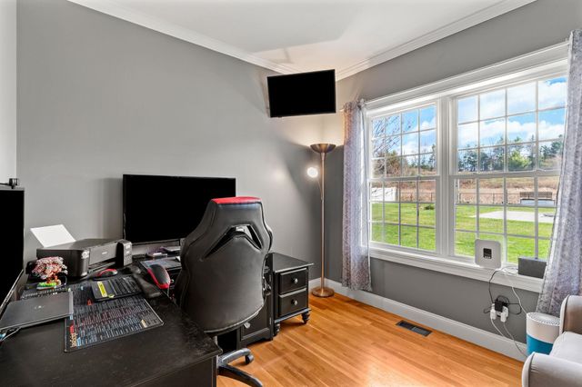 30 Hunter Mill Way, Londonderry, NH 03053