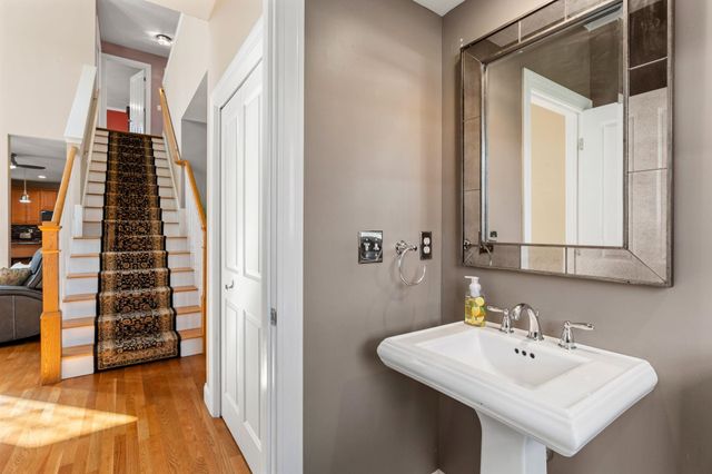 30 Hunter Mill Way, Londonderry, NH 03053