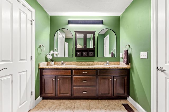 30 Hunter Mill Way, Londonderry, NH 03053