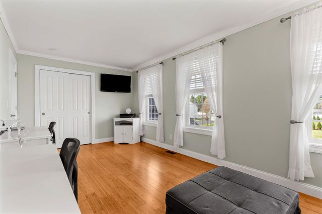 30 Hunter Mill Way, Londonderry, NH 03053