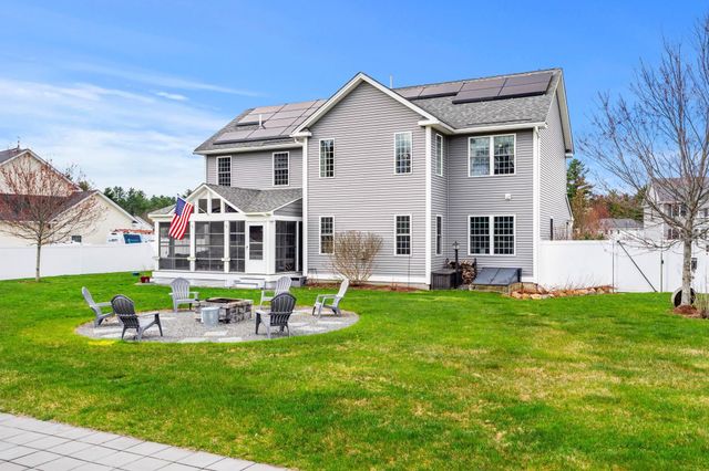 30 Hunter Mill Way, Londonderry, NH 03053