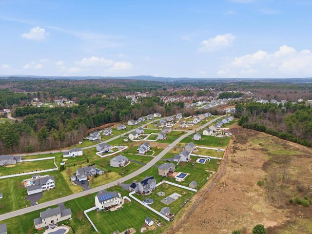 30 Hunter Mill Way, Londonderry, NH 03053