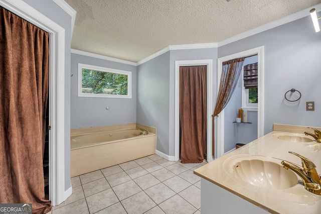 205 OLDE OAK Drive, Jonesboro, GA 30238
