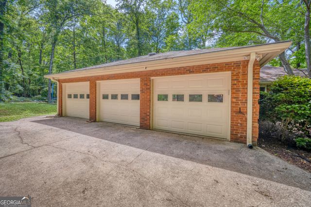 205 OLDE OAK Drive, Jonesboro, GA 30238