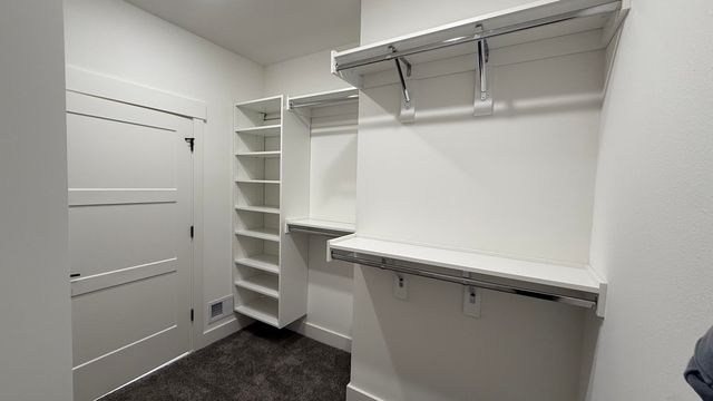 721 W Ironwood Drive, Rossford, OH 43460