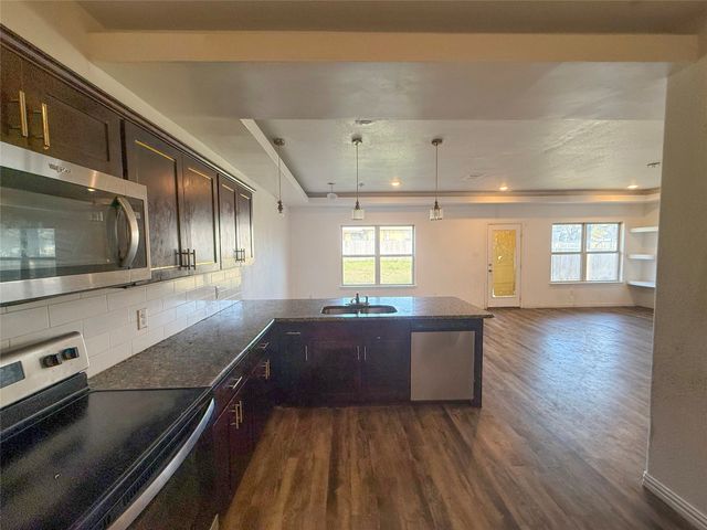 625 E Powell Avenue, Fort Worth, TX 76104