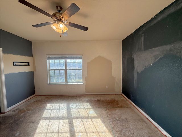 625 E Powell Avenue, Fort Worth, TX 76104