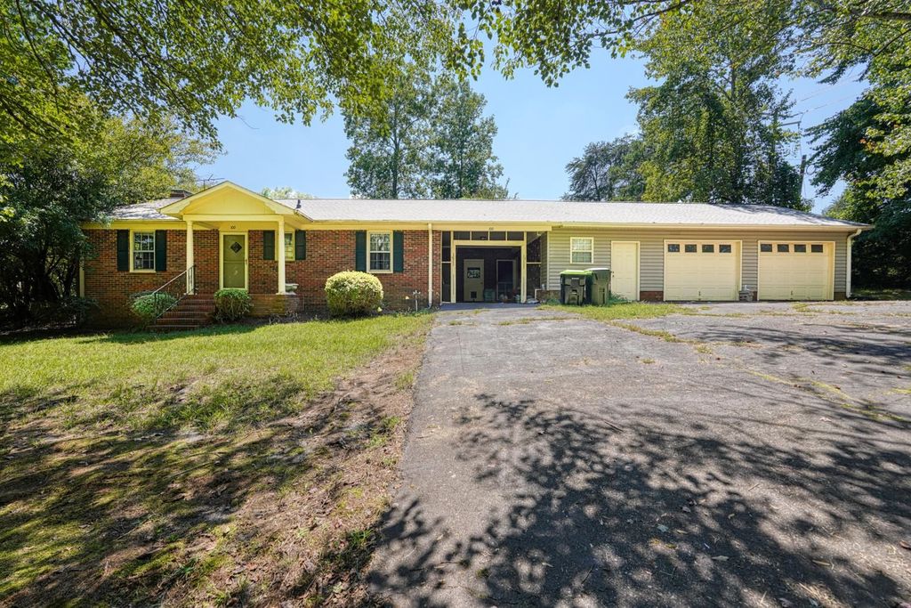 100 Carpenter Drive, Landrum, SC 29356