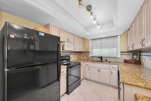 6363 GULF WINDS DRIVE 233, St Petersburg, FL 33706