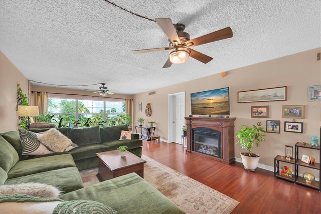 6363 GULF WINDS DRIVE 233, St Petersburg, FL 33706