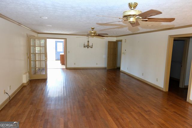 1825 Groaning Rock Road, Commerce, GA 30530