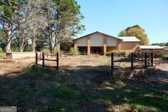 1825 Groaning Rock Road, Commerce, GA 30530